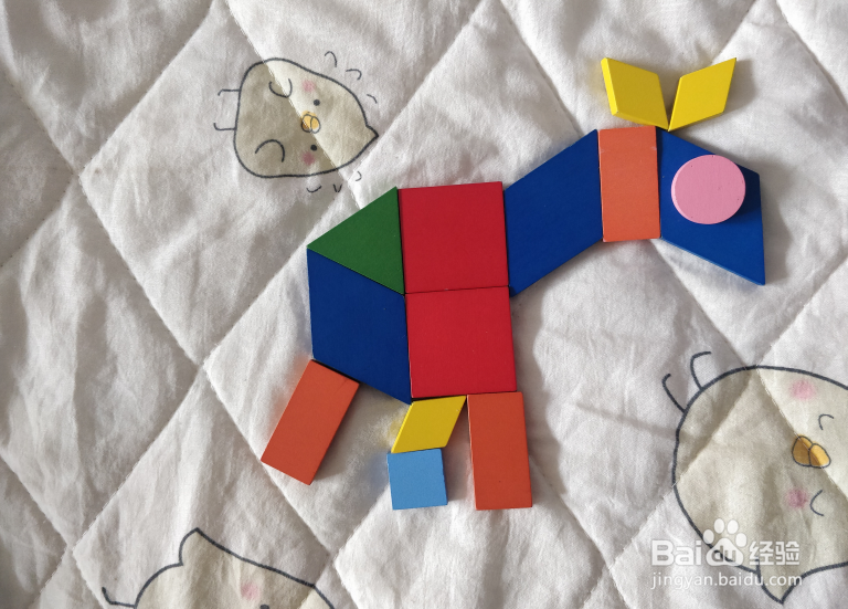 用几何形状怎么拼一匹小马驹？