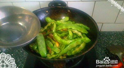 东北家常菜“豆角土豆炖肉”的做法