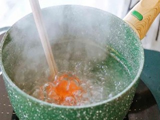 鱼丸卷边披萨怎么做？