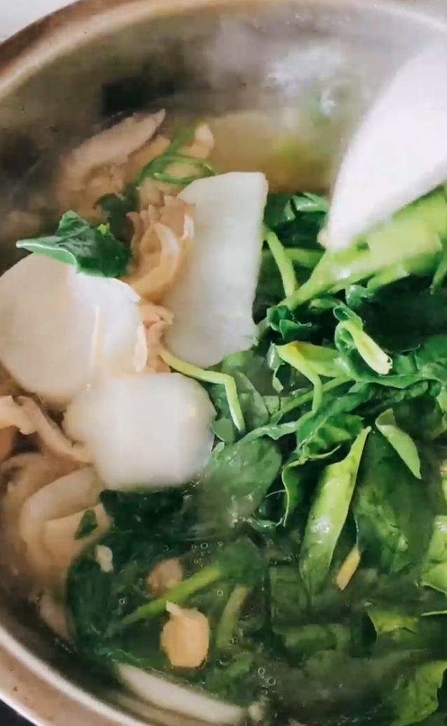 如何做美味萝卜排骨汤?