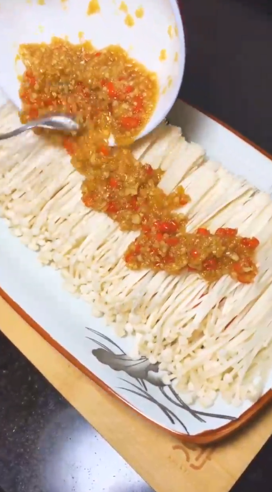 如何做出美味的金针菇