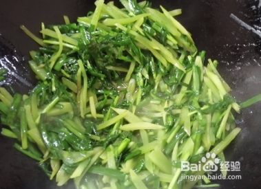 莴苣炒韭菜的做法