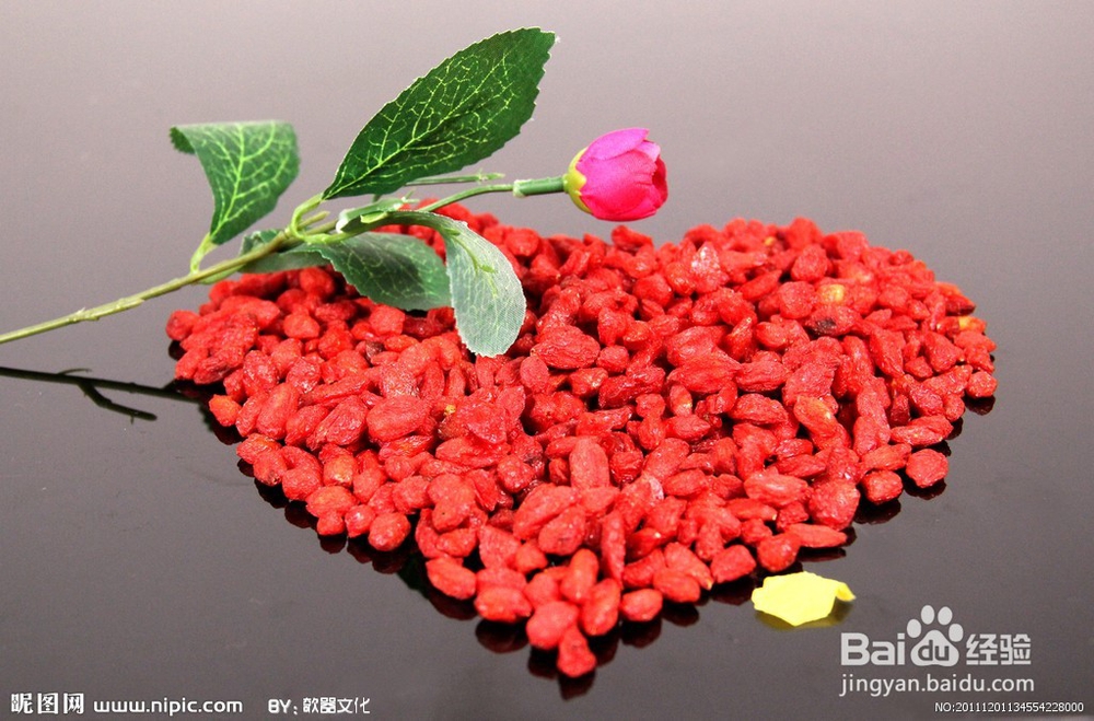 鲜炖燕窝：枸杞燕窝羹是怎么做的？