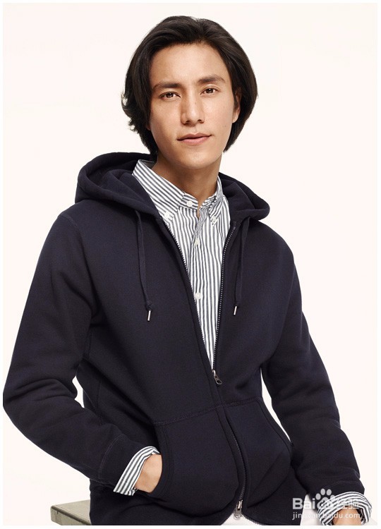 男生卫衣如何搭配