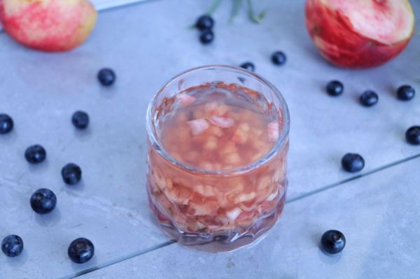 少女心莓桃多多气泡饮