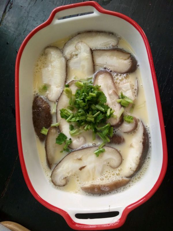 香菇香菜蒸蛋羹