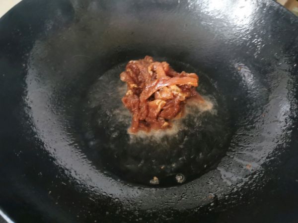 黑椒牛肉炒香菜