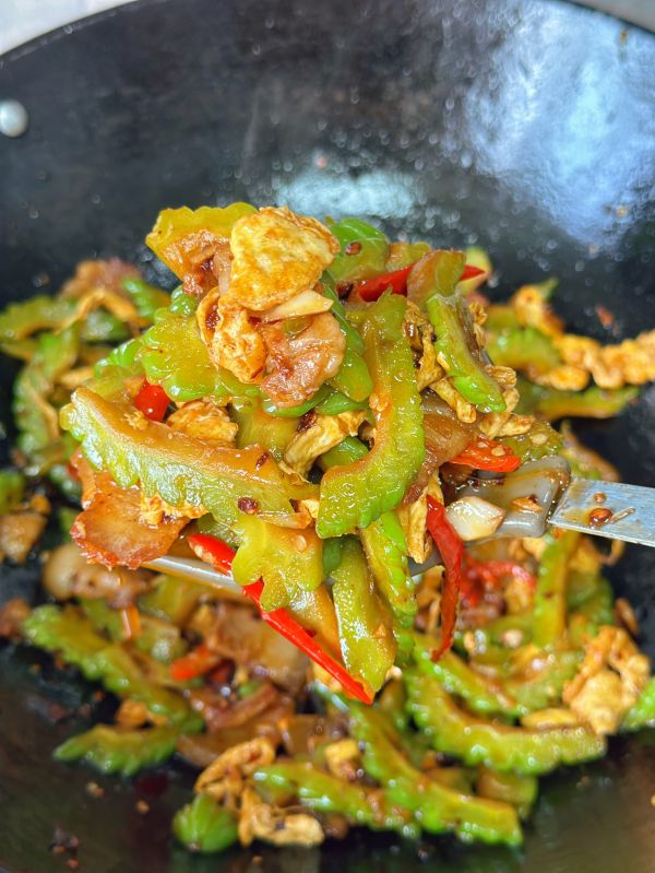 五花肉豆豉炒苦瓜