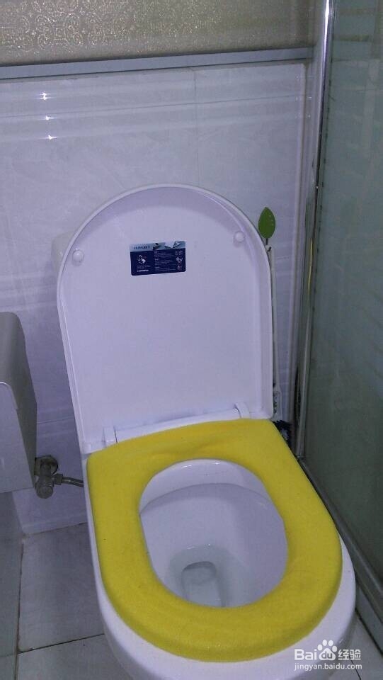 如何清洁座便器水箱