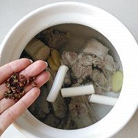 如何做出萝卜羊排汤？