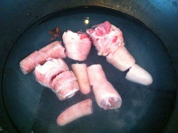 黄豆南乳猪尾煲