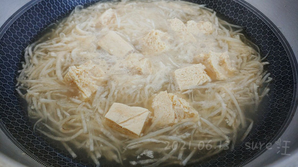 虾油煎蛋萝卜汤