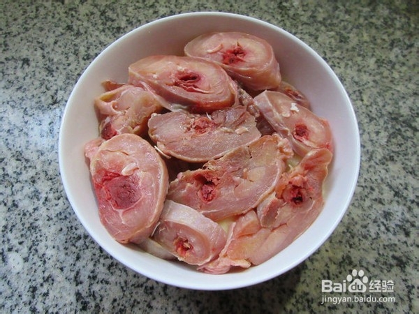 美味腊鸡腿蒸洋芋艿