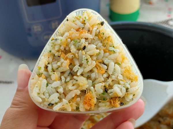 #夏日撩人滋味# 海苔肉松饭团