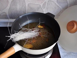 海鲜麻辣烫怎么做？