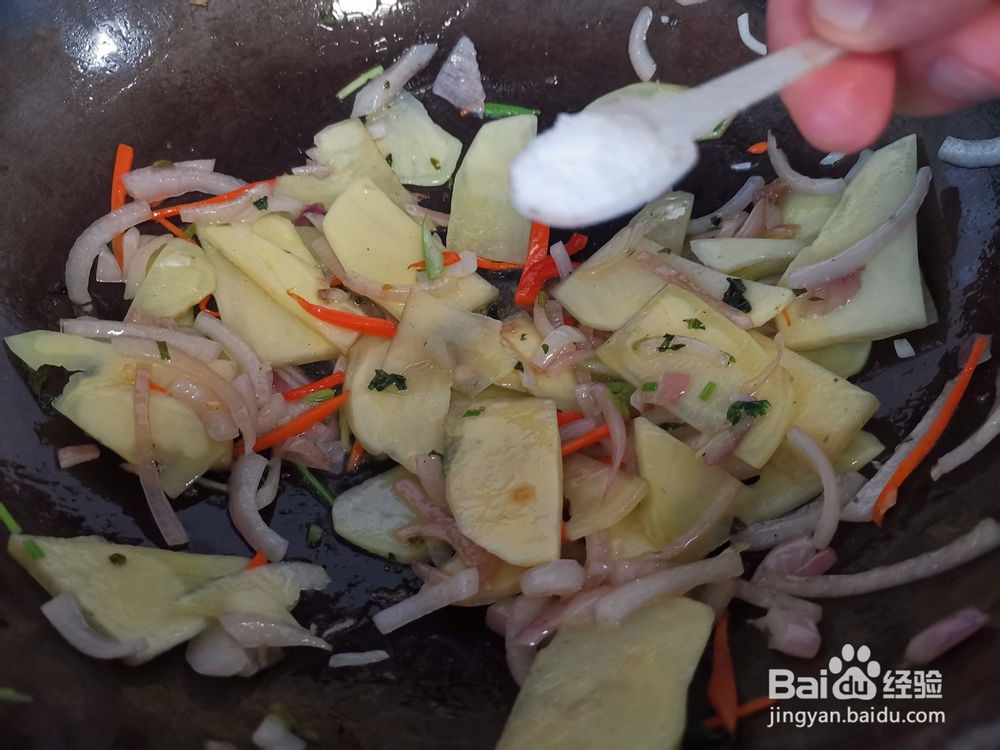 洋葱丝炒土豆片