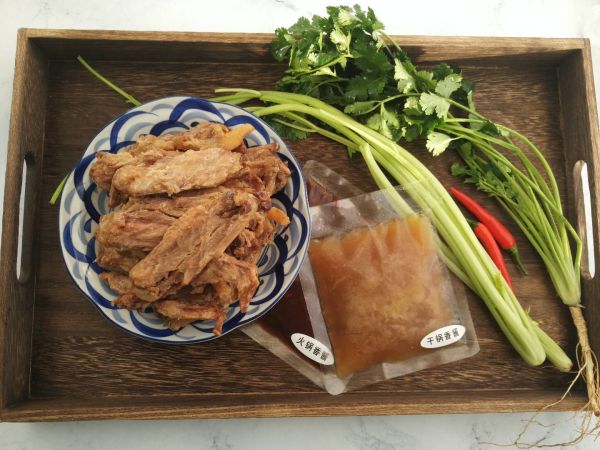 对味酱鸭#食光社干锅鸭#