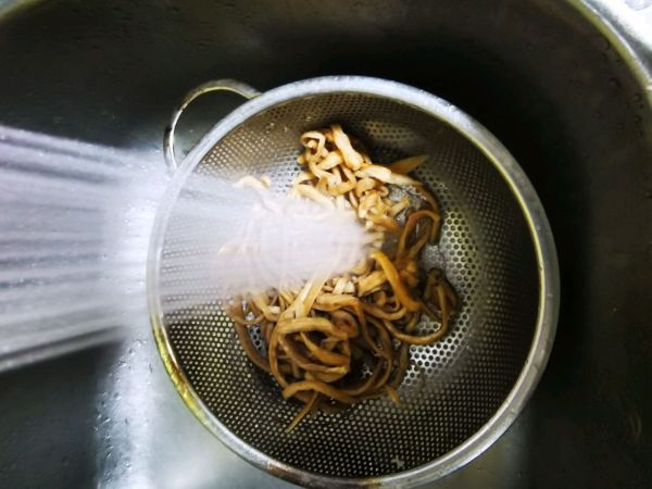 五花肉焖萝卜干