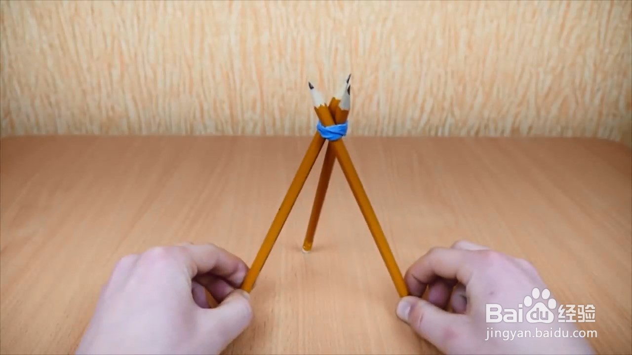 用铅笔就能做手机支架，而且横竖屏随意切换