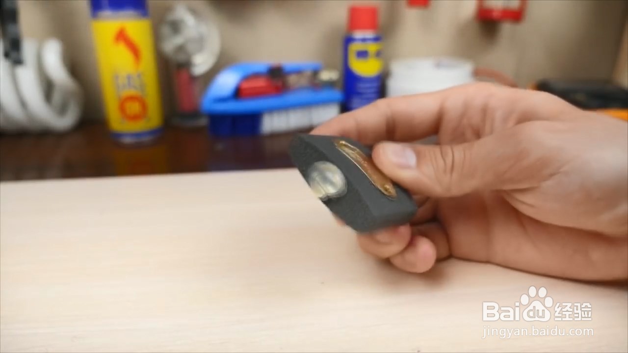 钥匙断在锁里面了怎么办不要慌，教你一招！