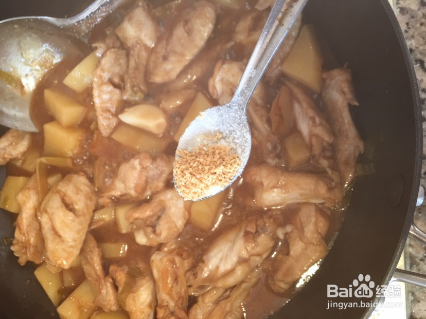 土豆烧鸡的做法