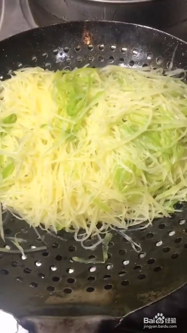 教你制作美食尖椒土豆丝