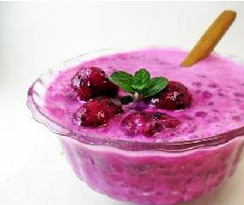 制作美观的火龙果西米露