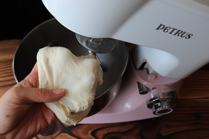 爆浆芝士培根餐包的做法