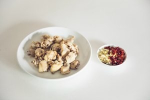 如何制作美味好吃的酸汤鸡翅