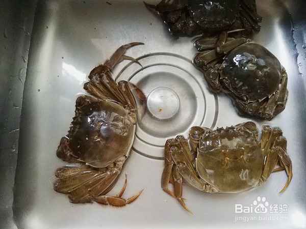 如何烹饪美味家常的香辣大闸蟹