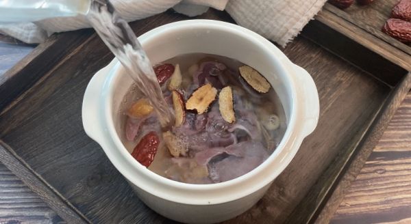 猪心百合莲子汤