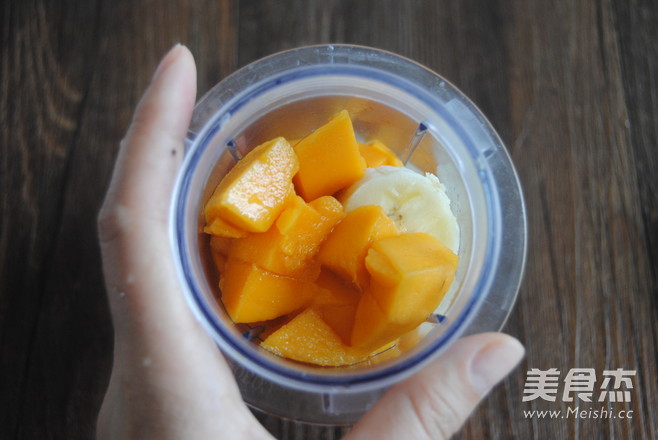 芒果香蕉酸奶昔