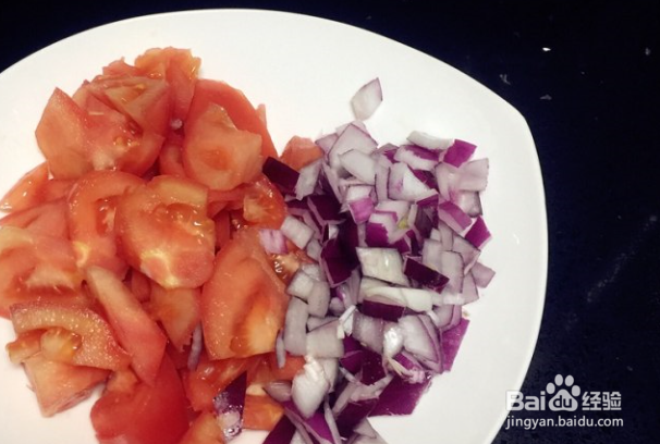 如何制作浓郁鲜香的番茄肉丸 ?