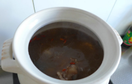 棒骨山药玉米汤的制作步骤