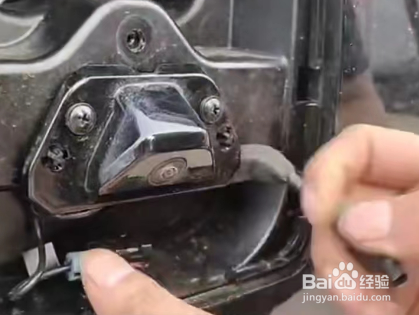 捷途旅行者备胎怎么拿取？