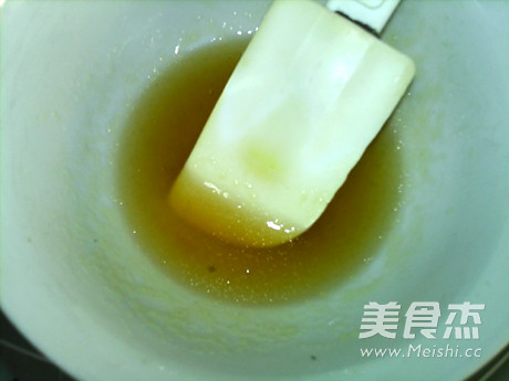广式玉米黑芝麻月饼