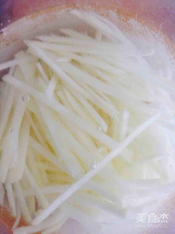 酸辣土豆丝的做法