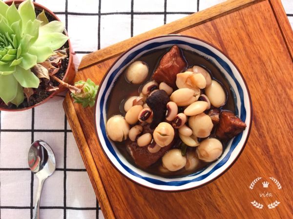 莲子芒果核煲瘦肉