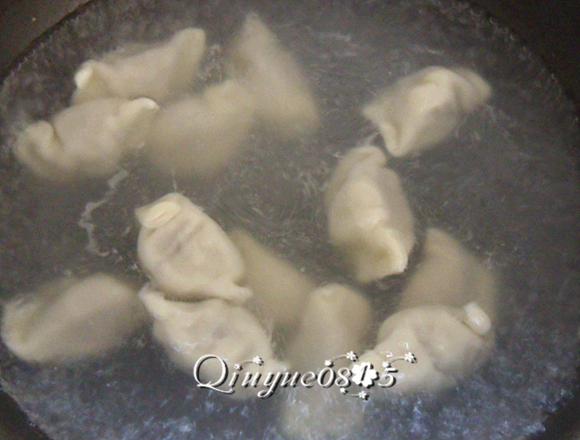 东北榛蘑猪肉馅饺子