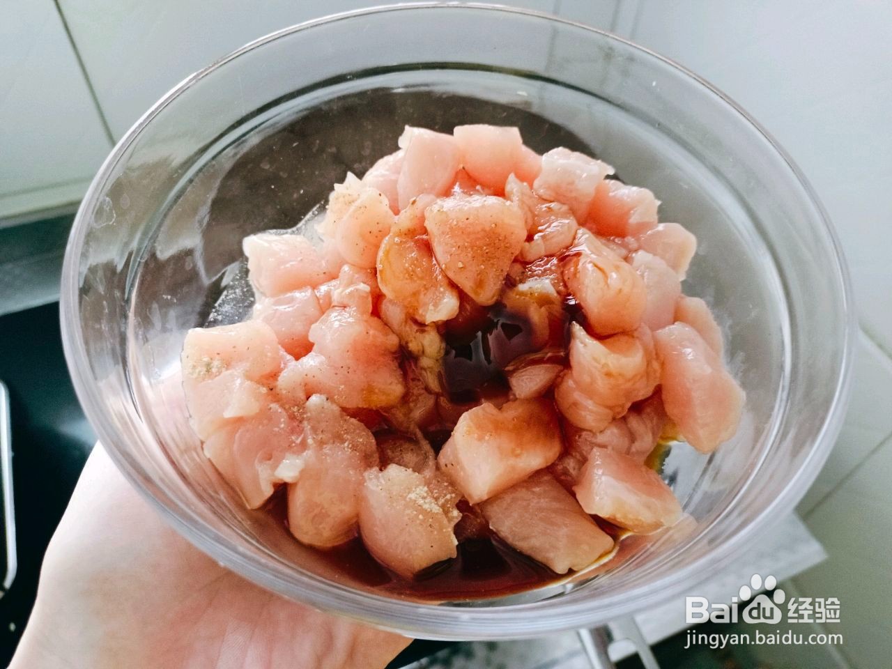 口蘑鸡丁的做法