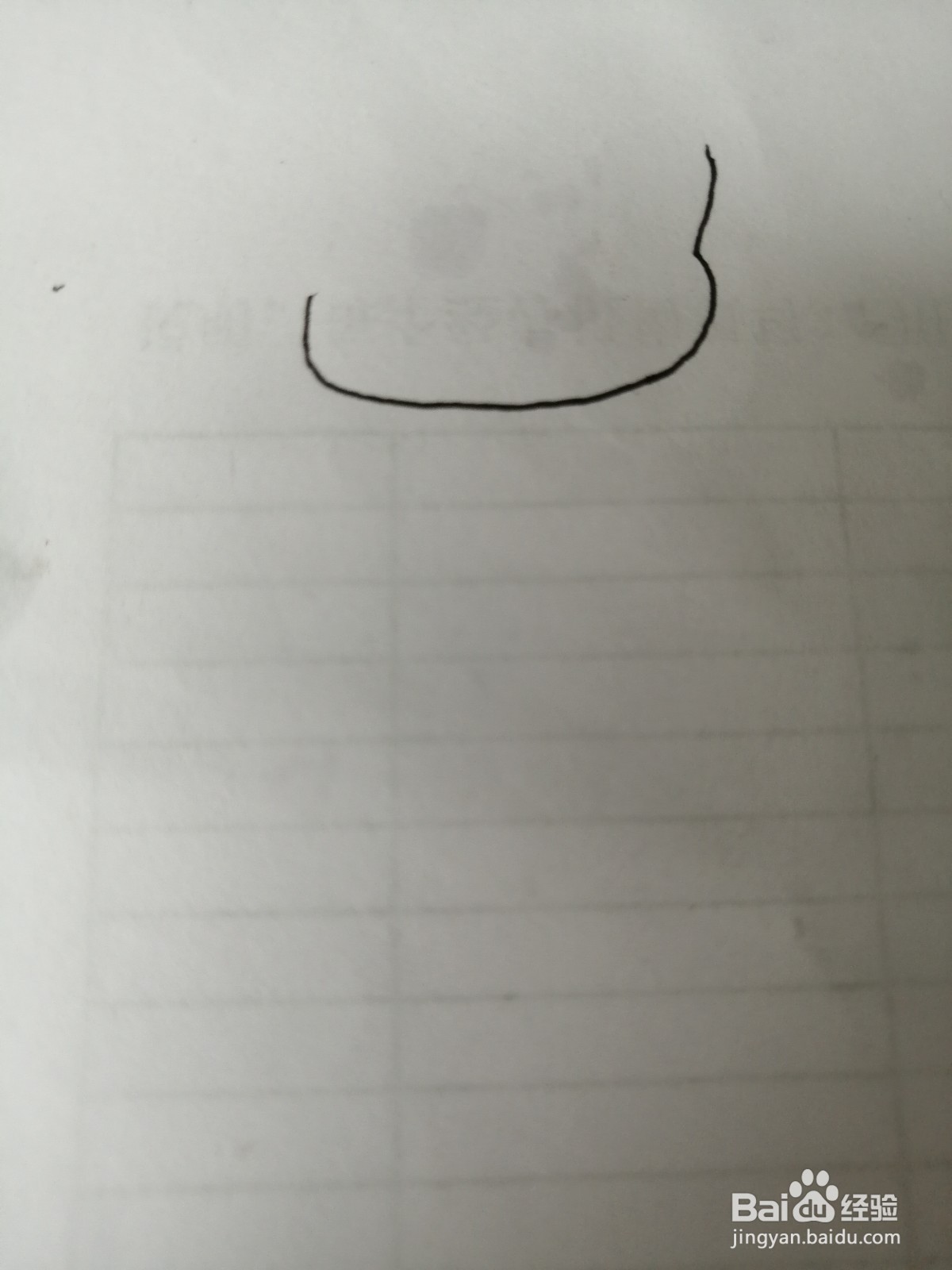 踢足球的小孩怎么画