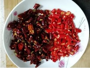 香辣味浓,滑嫩爽口的爆炒田螺