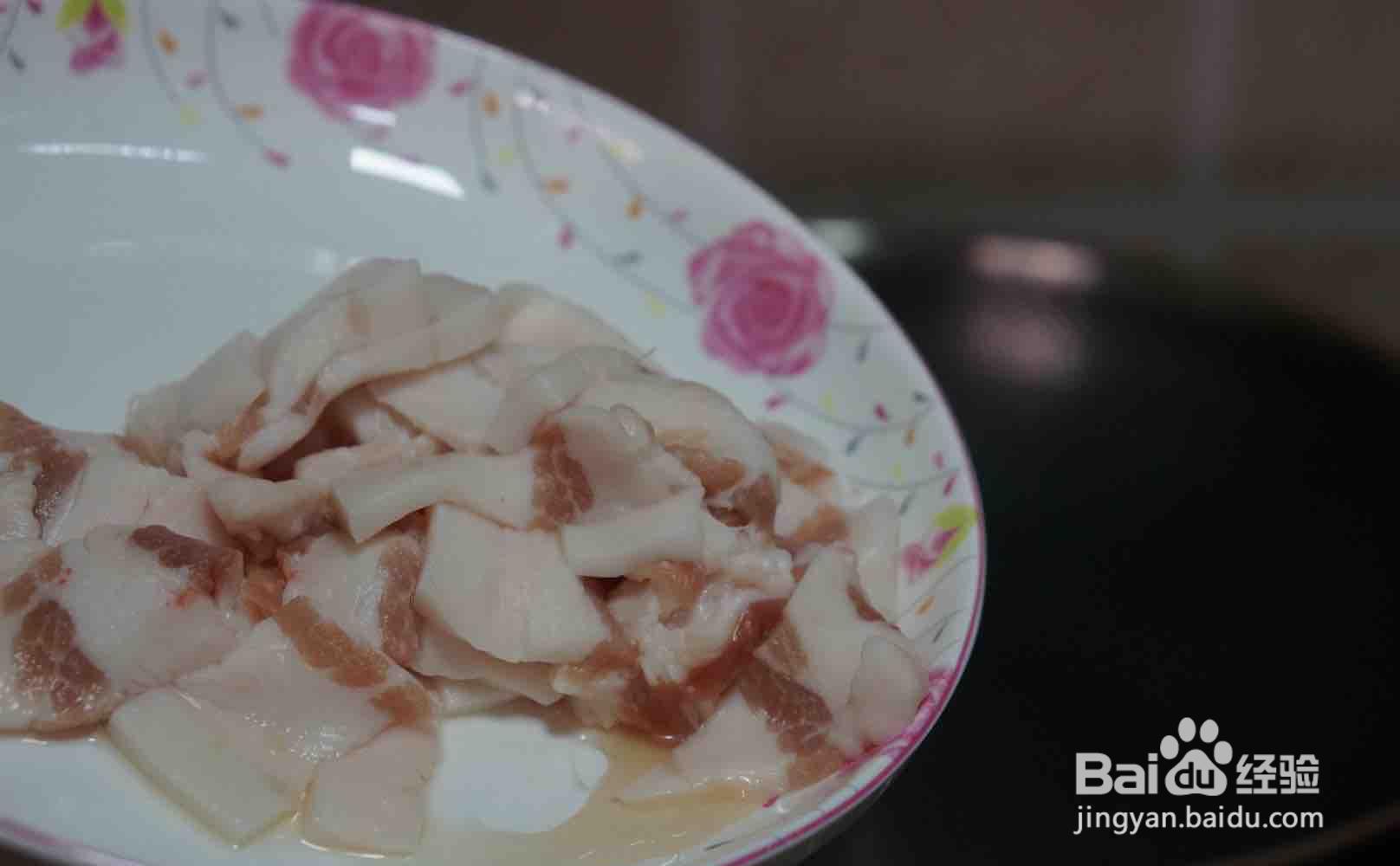 一步步做好吃的油渣花菜炒年糕