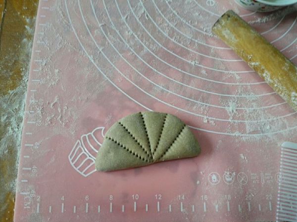 荞麦面荷叶夹饼配豆角肉丁