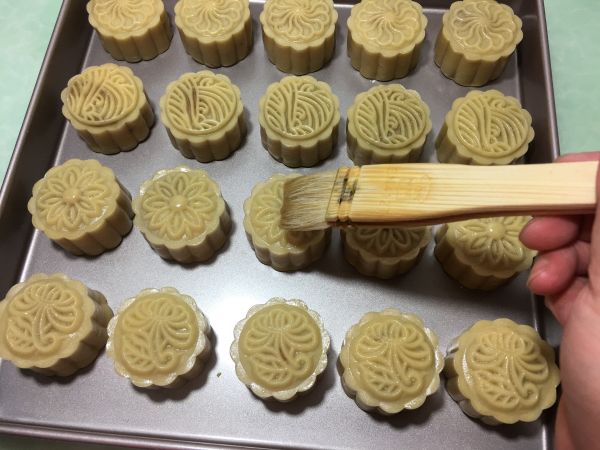 莲蓉咸蛋黄月饼