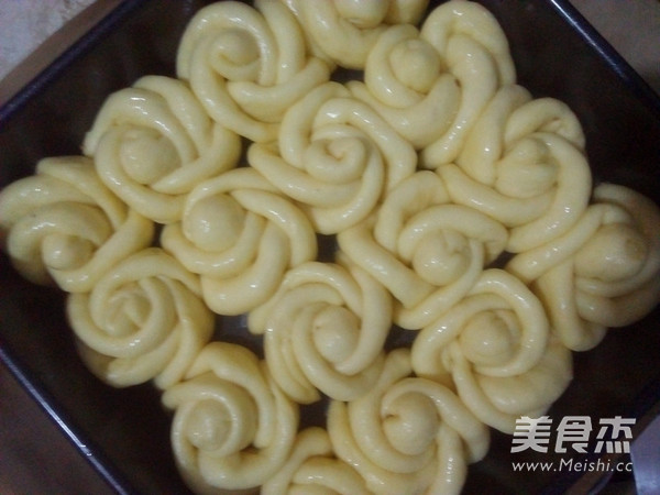 玫瑰花椰蓉面包