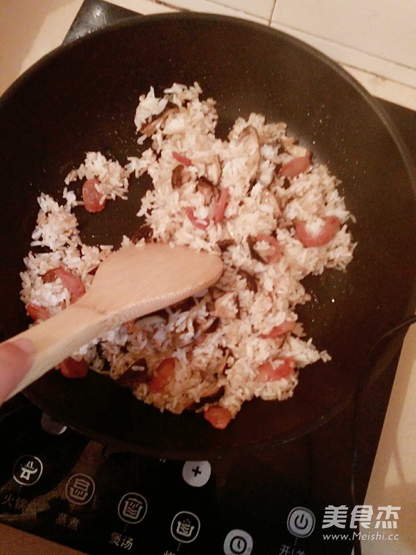 腊肠香菇炒饭