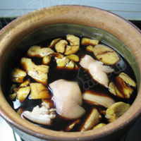 秘制猪蹄的做法