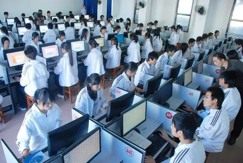 为什么职高现在没有高三