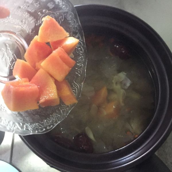 木瓜银耳莲子百合羹